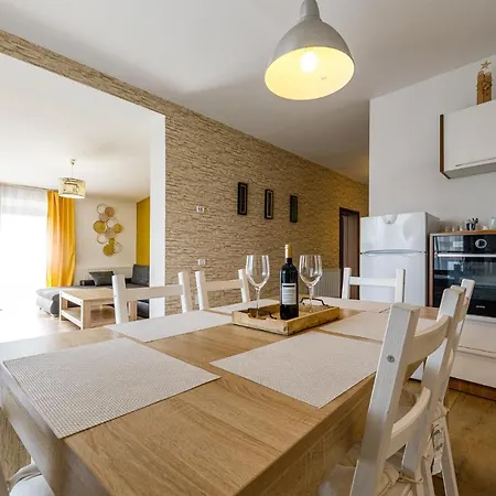 Apartament De Lux Cu Terasa Appartamento
